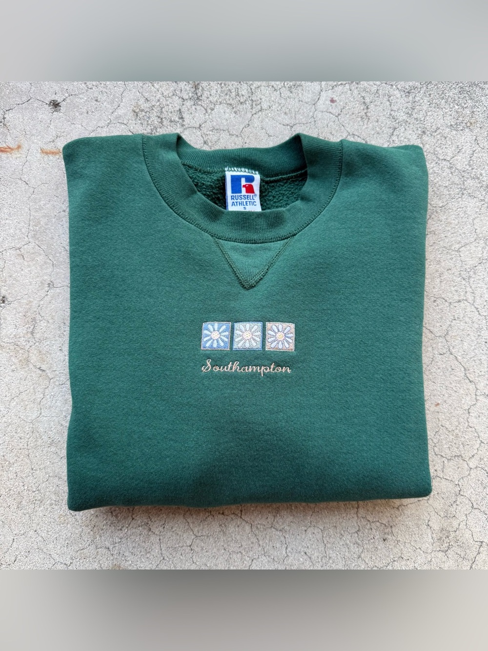 Vintage 90’s Southampton Floral Embroidered Russell Athletic Crewneck Sweater Sm